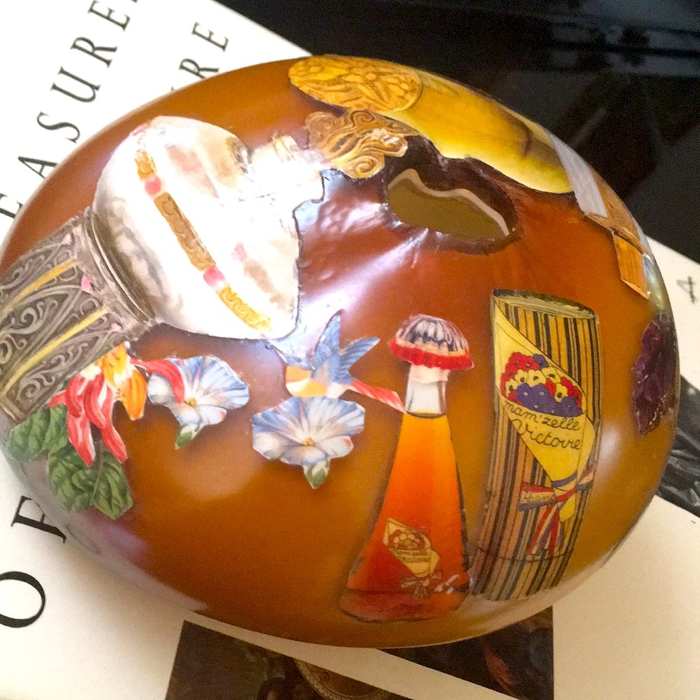 Vintage, handblown, amber colored glass vase. Beautiful irregular shape. - Picture 5 of 8